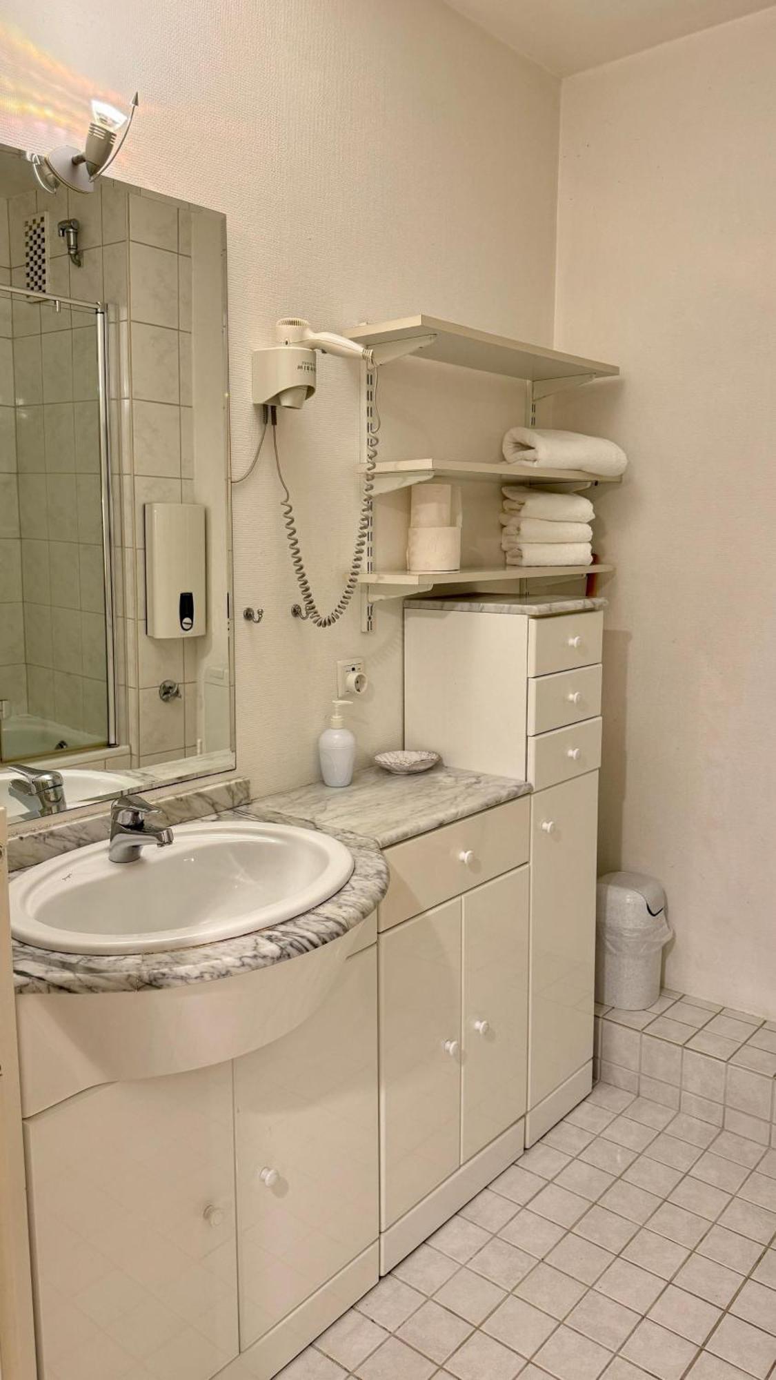 13-36, Sehr Strandnah, Im Herzen Westerlands, Westbalkon, 1 Zi ภายนอก รูปภาพ